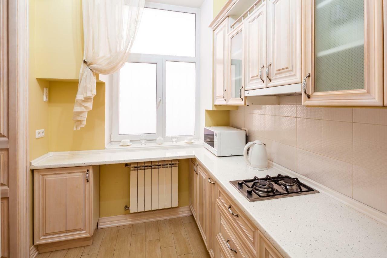 Romari Проспект Свободи 31 Lviv Buitenkant foto